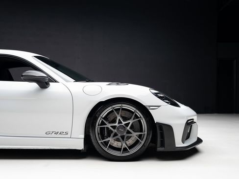 Used 2023 Porsche 718 Cayman GT4 RS w/ Weissach Package RWD image 43