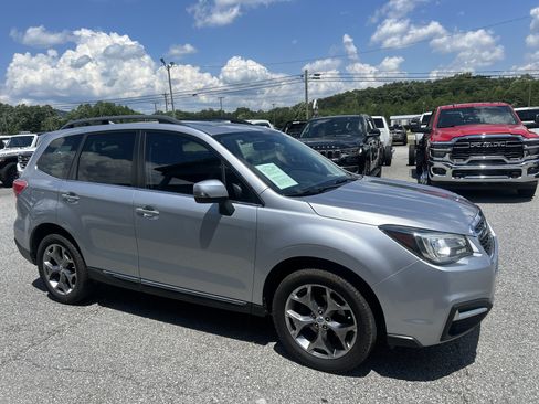 Used 2017 Subaru Forester 2.5i Touring AWD/4WD image 8