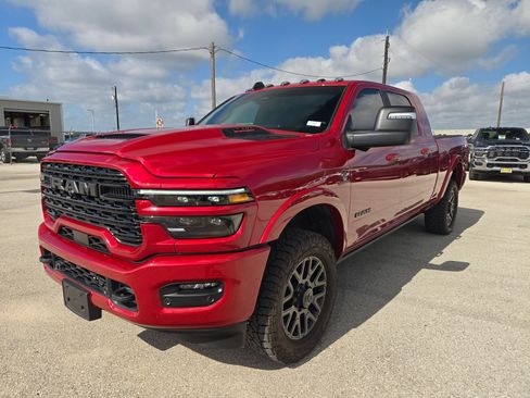 Used 2026 RAM 2500 Limited AWD/4WD image 7