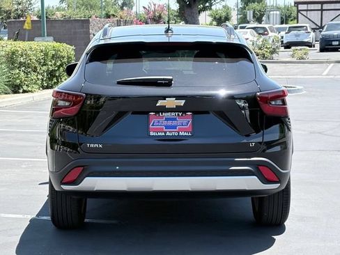 Used 2026 Chevrolet Trax LT FWD image 6