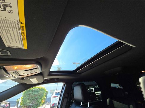 Used 2022 Dodge Durango R/T w/ Trailer Tow Group IV image 33