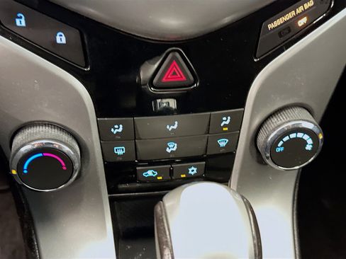 Used 2014 Chevrolet Cruze LT w/ All-Star Edition FWD image 23