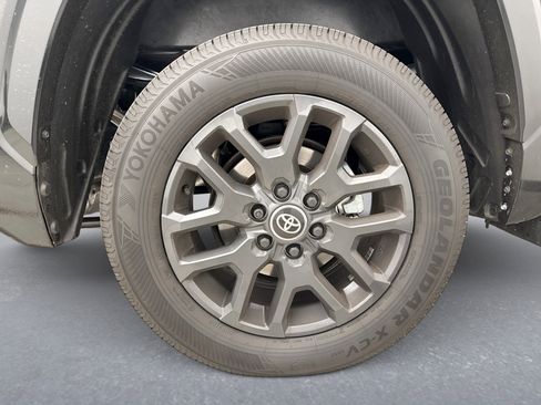 Used 2025 Toyota Tundra Platinum image 13