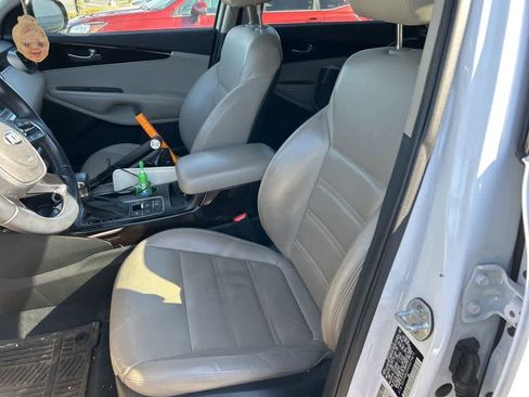 Used 2019 Kia Sorento EX image 24