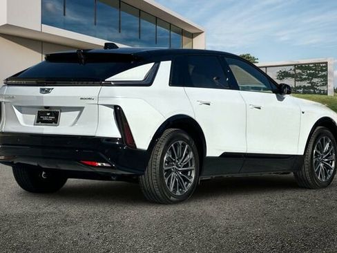 New 2026 Cadillac Lyriq Premium Sport image 4