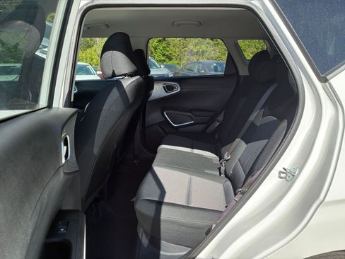 Used 2025 Kia Soul LX w/ LX Technology Package image 22