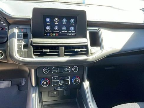 Used 2022 Chevrolet Suburban LS image 15