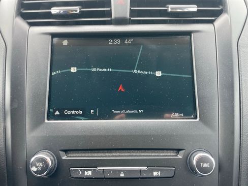 Used 2018 Ford Fusion SE w/ Equipment Group 201A image 5