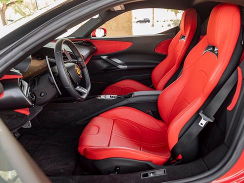 Used 2022 Ferrari SF90 Stradale AWD/4WD image 13