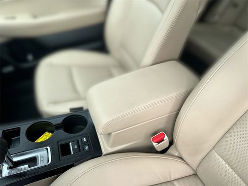 Used 2017 Subaru Outback 2.5i Limited image 22