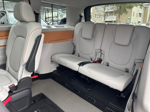 Used 2025 Volkswagen ID. Buzz 1st Edition image 5