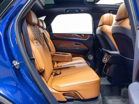 Used 2021 Bentley Bentayga w/ First Edition Specification AWD/4WD image 37