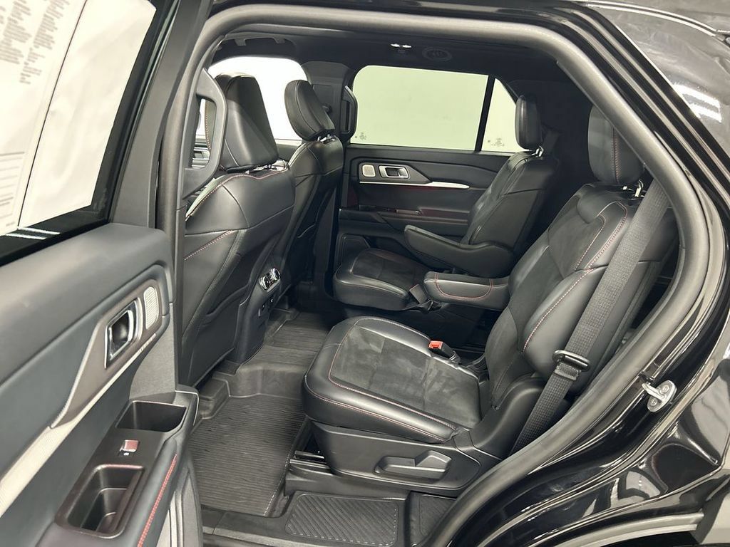 Used 2025 Ford Explorer ST w/ Sun And Sound Package AWD/4WD image 20
