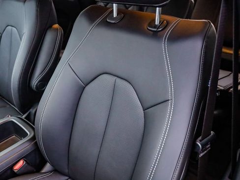 New 2026 Chrysler Pacifica Select image 26