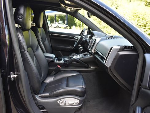 Used 2018 Porsche Cayenne Platinum Edition AWD/4WD image 8