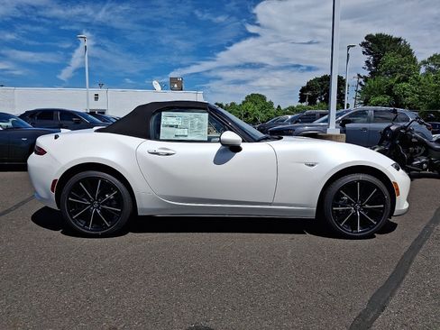 New 2026 MAZDA MX-5 Miata Grand Touring RWD image 8