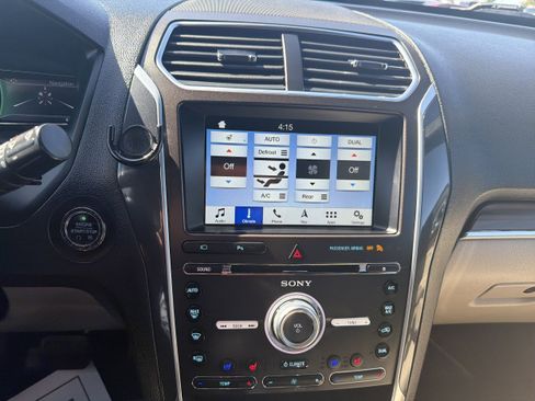Used 2018 Ford Explorer Limited AWD/4WD image 13