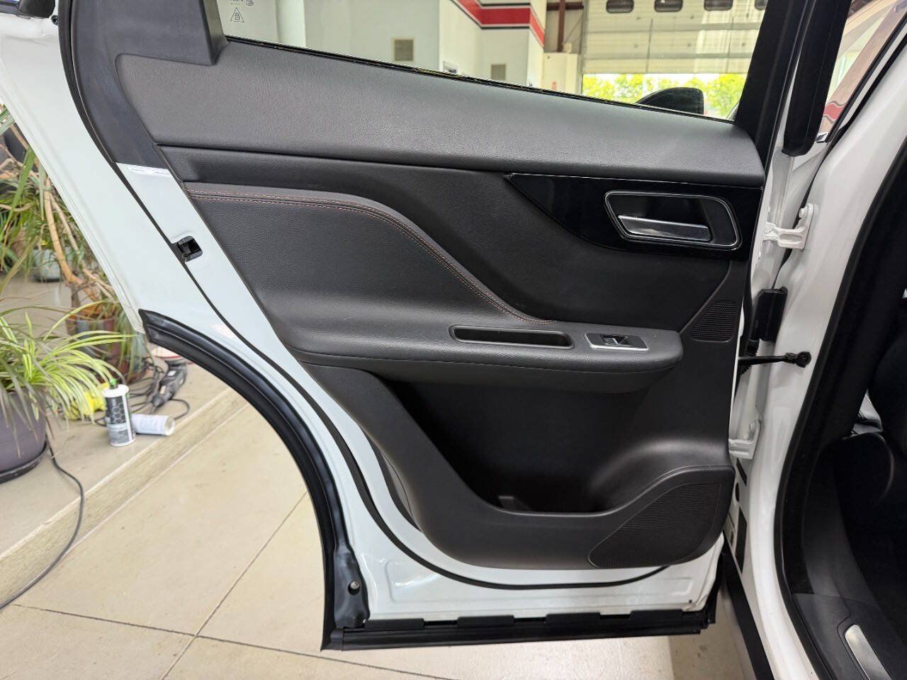 Used 2019 Jaguar F-PACE Prestige AWD/4WD image 12