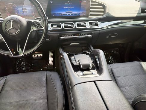 Used 2024 Mercedes-Benz GLS 450 4MATIC image 19