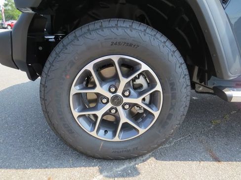 Used 2025 Jeep Wrangler Unlimited Sport AWD/4WD image 14