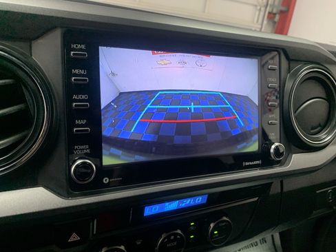 Used 2023 Toyota Tacoma TRD Off-Road image 19