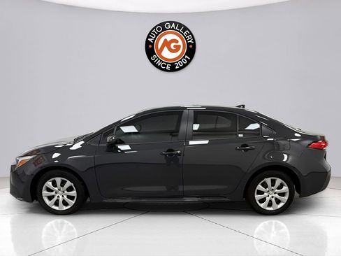Used 2025 Toyota Corolla LE FWD image 6
