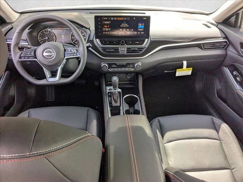 New 2025 Nissan Altima 2.5 SR image 13