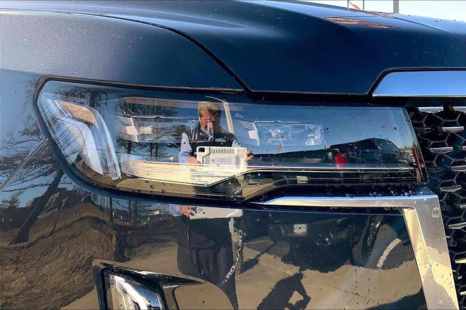 Used 2022 Cadillac Escalade Premium Luxury AWD/4WD image 26