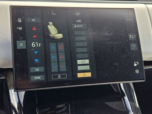 Used 2025 Land Rover Range Rover Sport Dynamic SE image 16