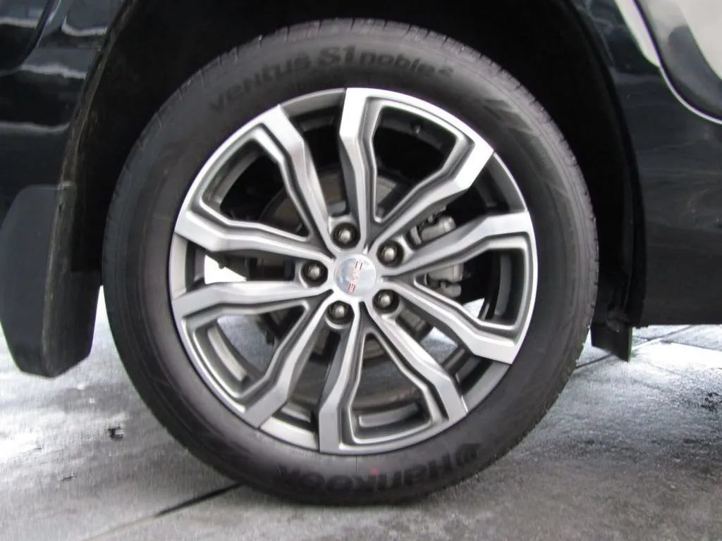 Used 2018 GMC Terrain Denali w/ Comfort Package AWD/4WD image 47