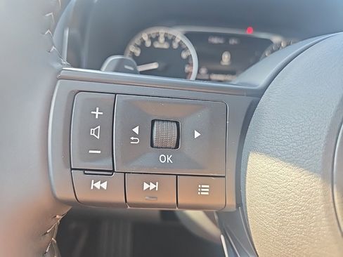 New 2025 Nissan Pathfinder SV image 15