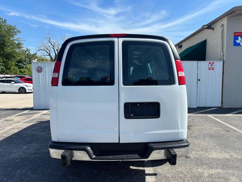 Used 2021 GMC Savana 2500 w/ Driver Convenience Package RWD image 4