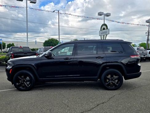 Used 2023 Jeep Grand Cherokee L Laredo AWD/4WD image 8