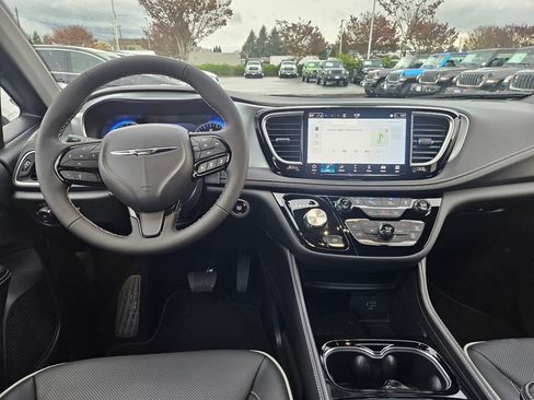 New 2026 Chrysler Pacifica Limited w/ S Appearance Package image 26
