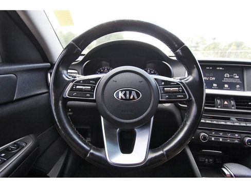 Used 2020 Kia Optima SE FWD image 17