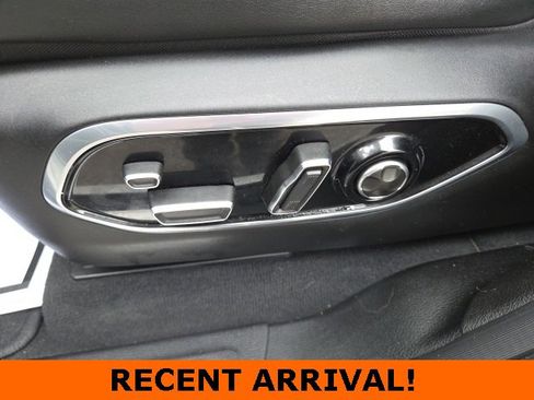 Used 2023 Jeep Grand Cherokee Overland w/ Luxury Tech Group IV image 46