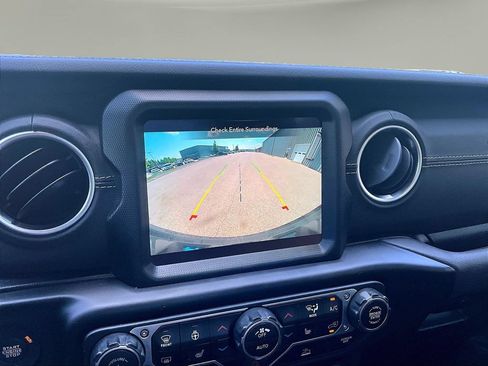 Used 2023 Jeep Wrangler Unlimited Sahara w/ Cold Weather Group AWD/4WD image 18