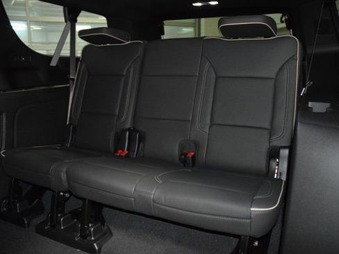 New 2025 Chevrolet Suburban Premier AWD/4WD image 42
