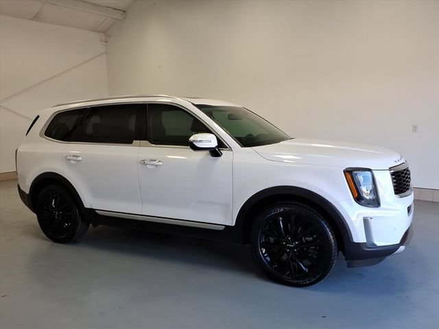 Used 2022 Kia Telluride SX w/ Towing Package FWD image 2