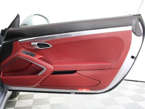 Certified 2018 Porsche 911 Carrera 4S image 23