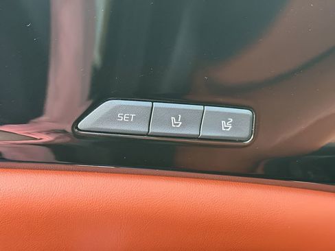 Used 2024 Kia Carnival SX image 11