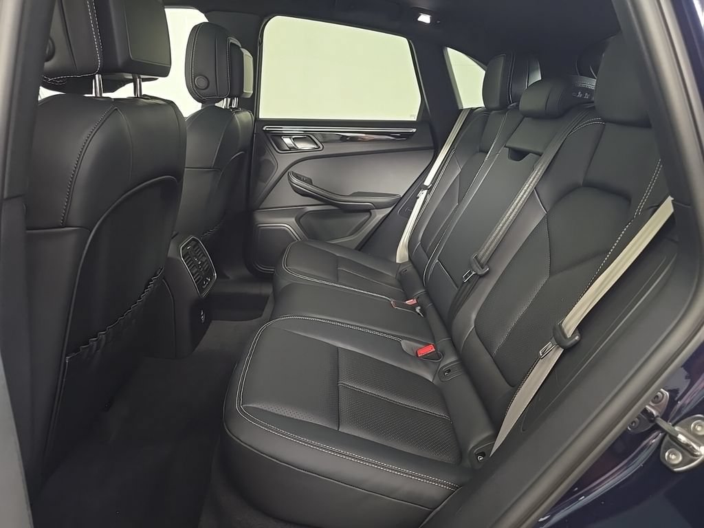 Certified 2023 Porsche Macan S AWD/4WD image 15