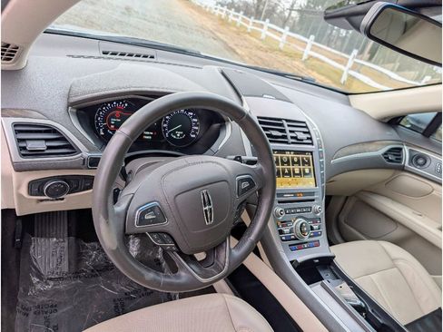 Used 2019 Lincoln MKZ Reserve image 18