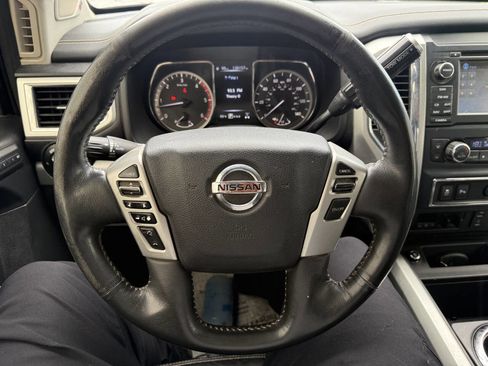 Used 2016 Nissan Titan PRO-4X AWD/4WD image 18