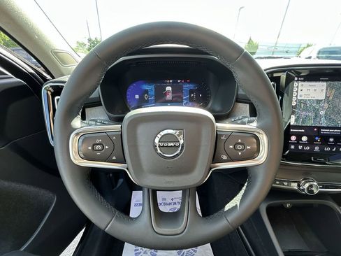 Certified 2024 Volvo XC40 B5 Core AWD/4WD image 18