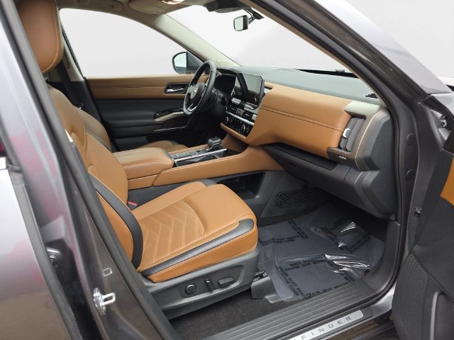 Used 2025 Nissan Pathfinder Platinum FWD image 37