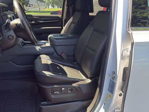 Used 2022 GMC Yukon Denali w/ Denali Ultimate Package AWD/4WD image 9