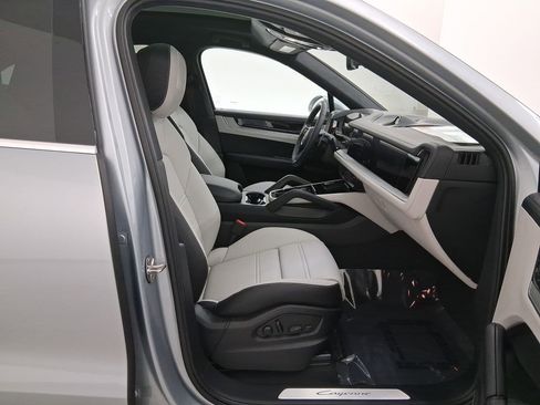 New 2026 Porsche Cayenne Coupe image 36