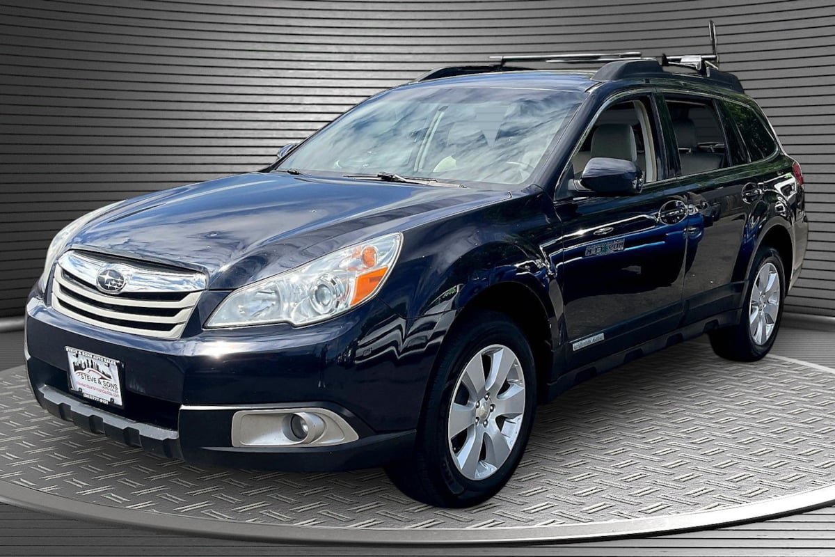 Used 2012 Subaru Outback 2.5i Premium w/ All-Weather Pkg AWD/4WD image 3