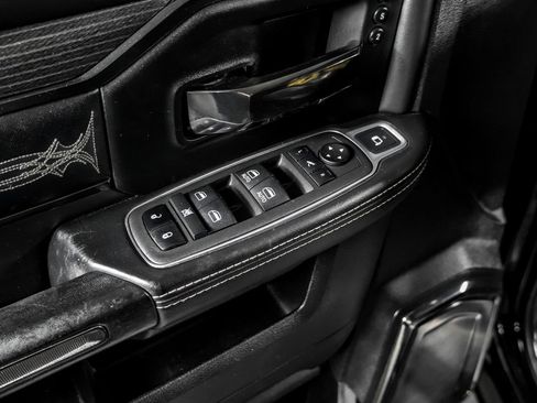 Used 2022 RAM 3500 Limited AWD/4WD image 35